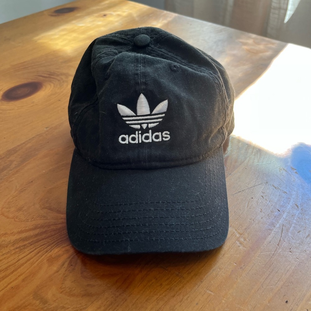 Black Adidas baseball cap - adjustable